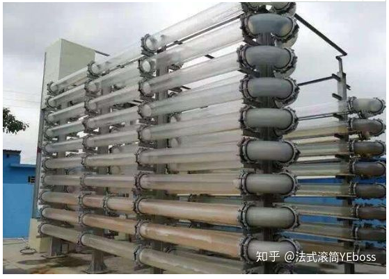生产中的管道反应器，管道反应器可根据场地需要做成直管，蛇管或者盘管